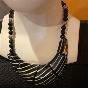 Vintage necklace euc black silver white S#1P